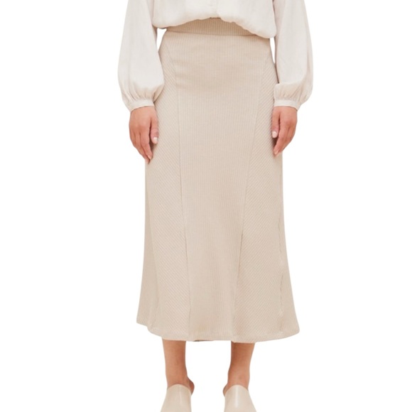 👑COMING SOON👑 GRADE & GATHER NEW SKIRT NATURAL - Picture 2 of 2